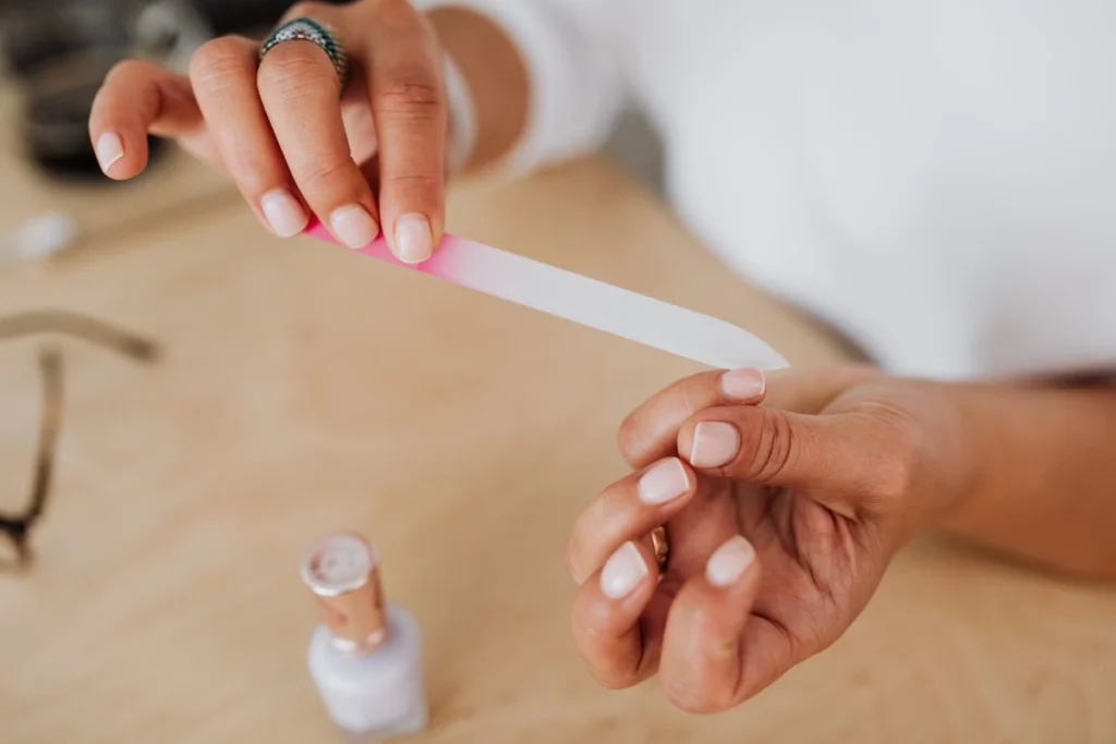 limer la surface des ongles