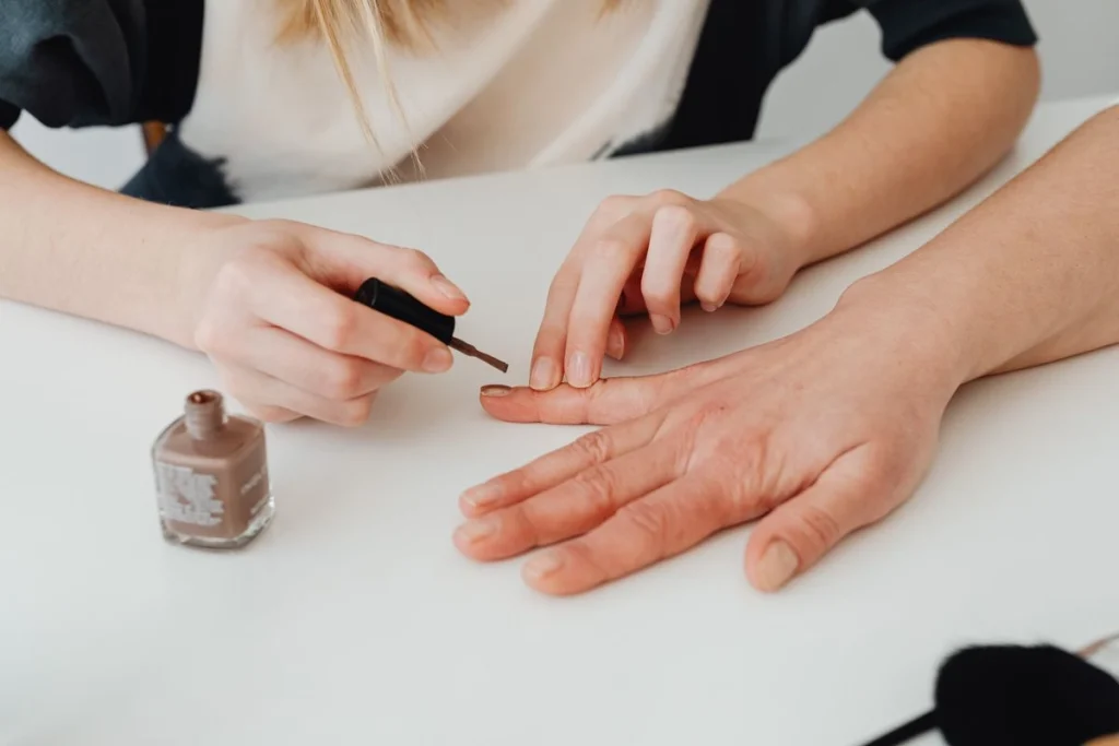 manucure pour ongles fragiles